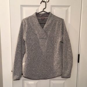Cozy Eddie Bauer v neck sweater, size M